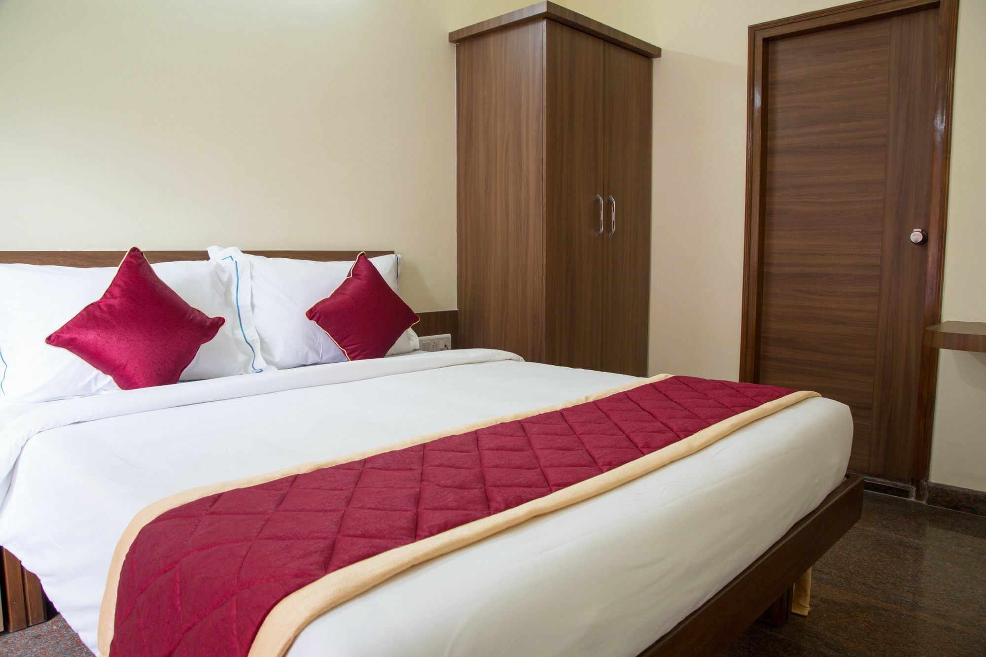Hotel O Champion Comfort Near Hosahalli Metro Station Bangalore Eksteriør billede