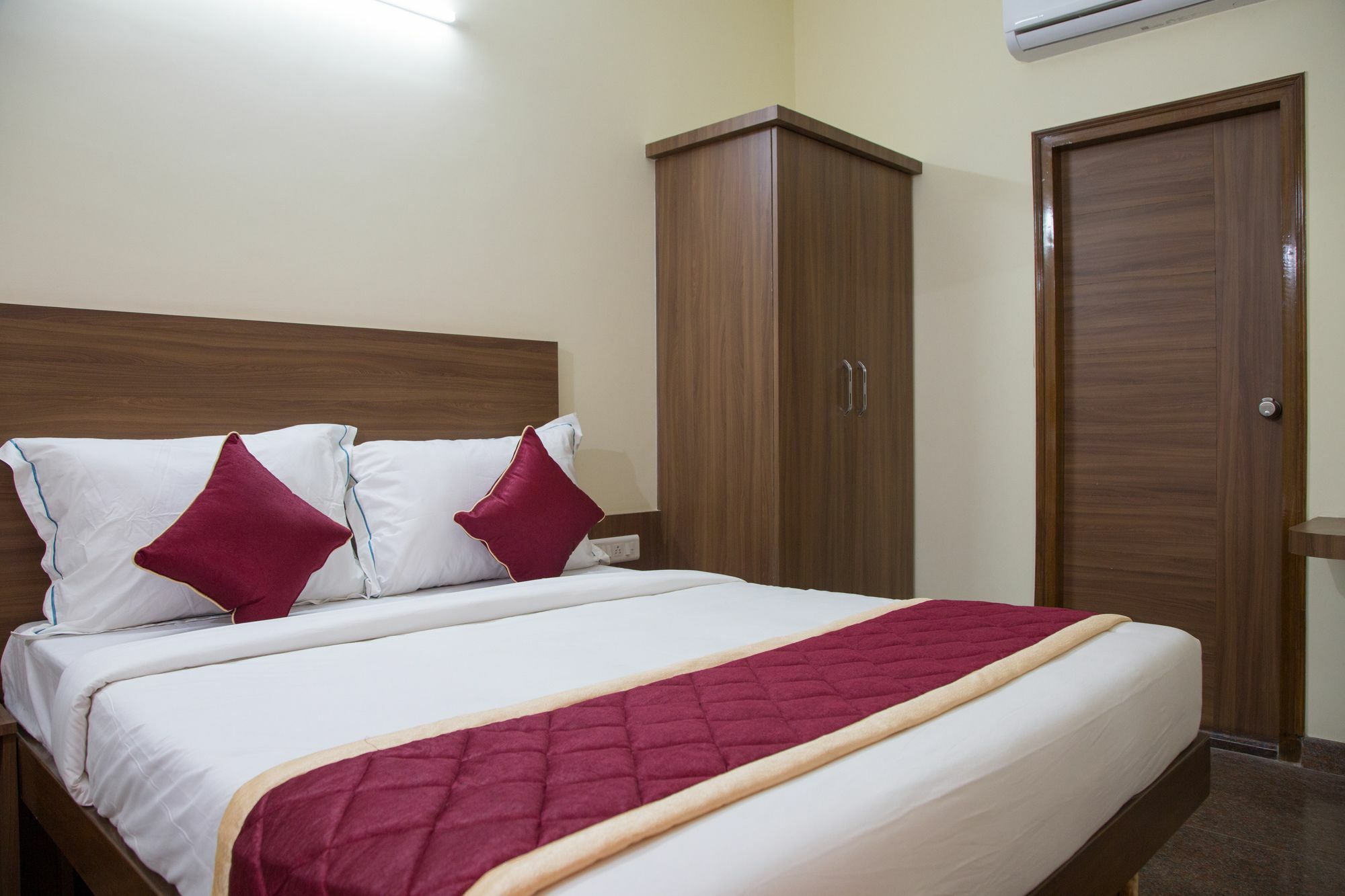 Hotel O Champion Comfort Near Hosahalli Metro Station Bangalore Eksteriør billede